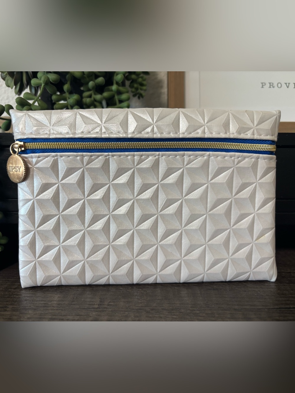 Ipsy Makeup Bag & Beauty Bundle - Picture 2 of 10